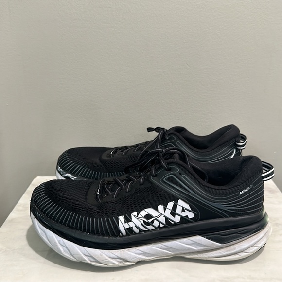 Hoka One One Shoes - Hoka One One Women's Bondi 7 Wide - Black/White